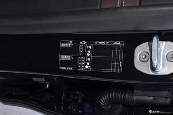 2018款宝马7系730Li 2.0T自动尊享型卓越套装