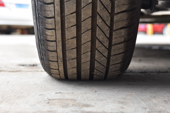 2014款荣威W5 1.8T自动四驱豪域特装版