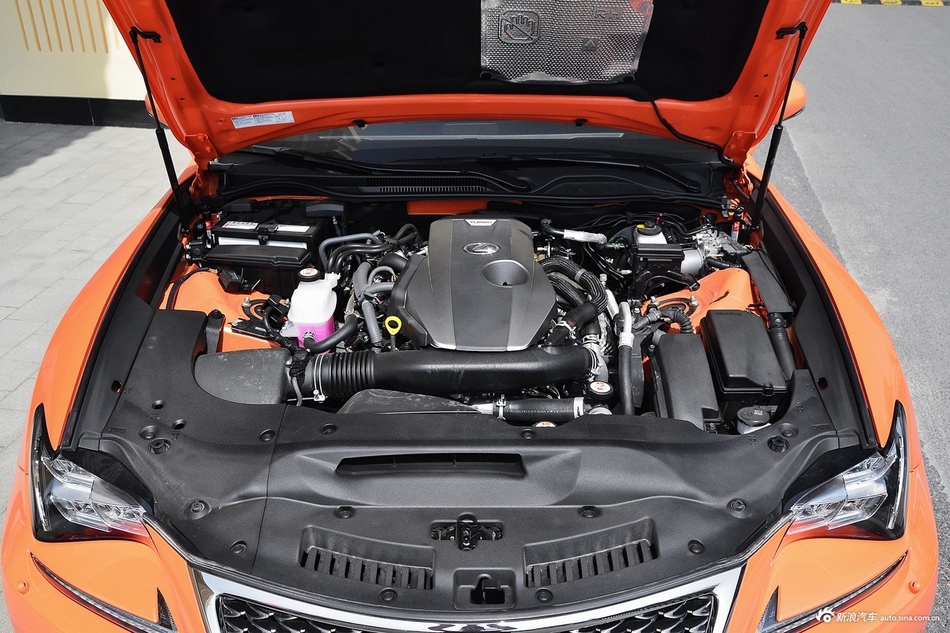 2016款雷克萨斯RC 2.0T自动200t F SPORT版