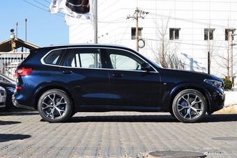 2019款宝马X5 3.0T自动 xDrive40i 尊享型 M运动套装