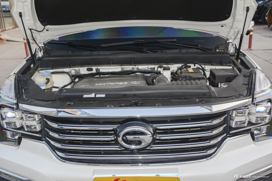 2017款传祺GS8 2.0T自动两驱豪华智联版320T
