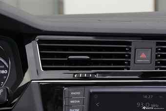 2017款途观L 1.8T自动两驱舒适版330TSI