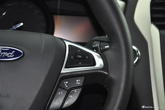 2013款蒙迪欧2.0T自动200豪华型