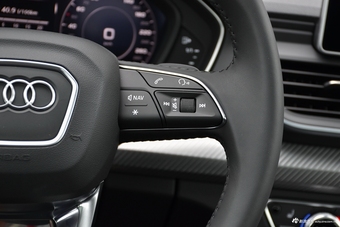 2018款奥迪Q5L 2.0T自动45 TFSI尊享时尚型