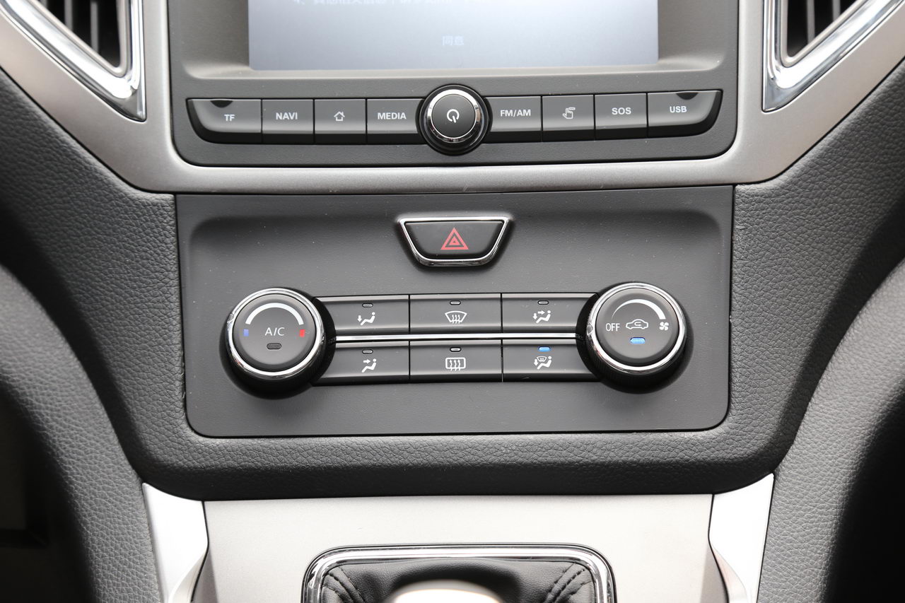 2017款长安睿行S50  1.5L手动次顶配