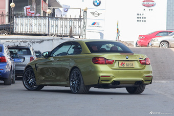2017款宝马M4自动双门轿跑车