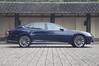 2018款雷克萨斯LS 3.5L自动500h行政版