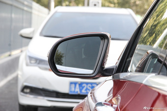  2018款奔驰C级C180L 1.6T自动时尚型运动版