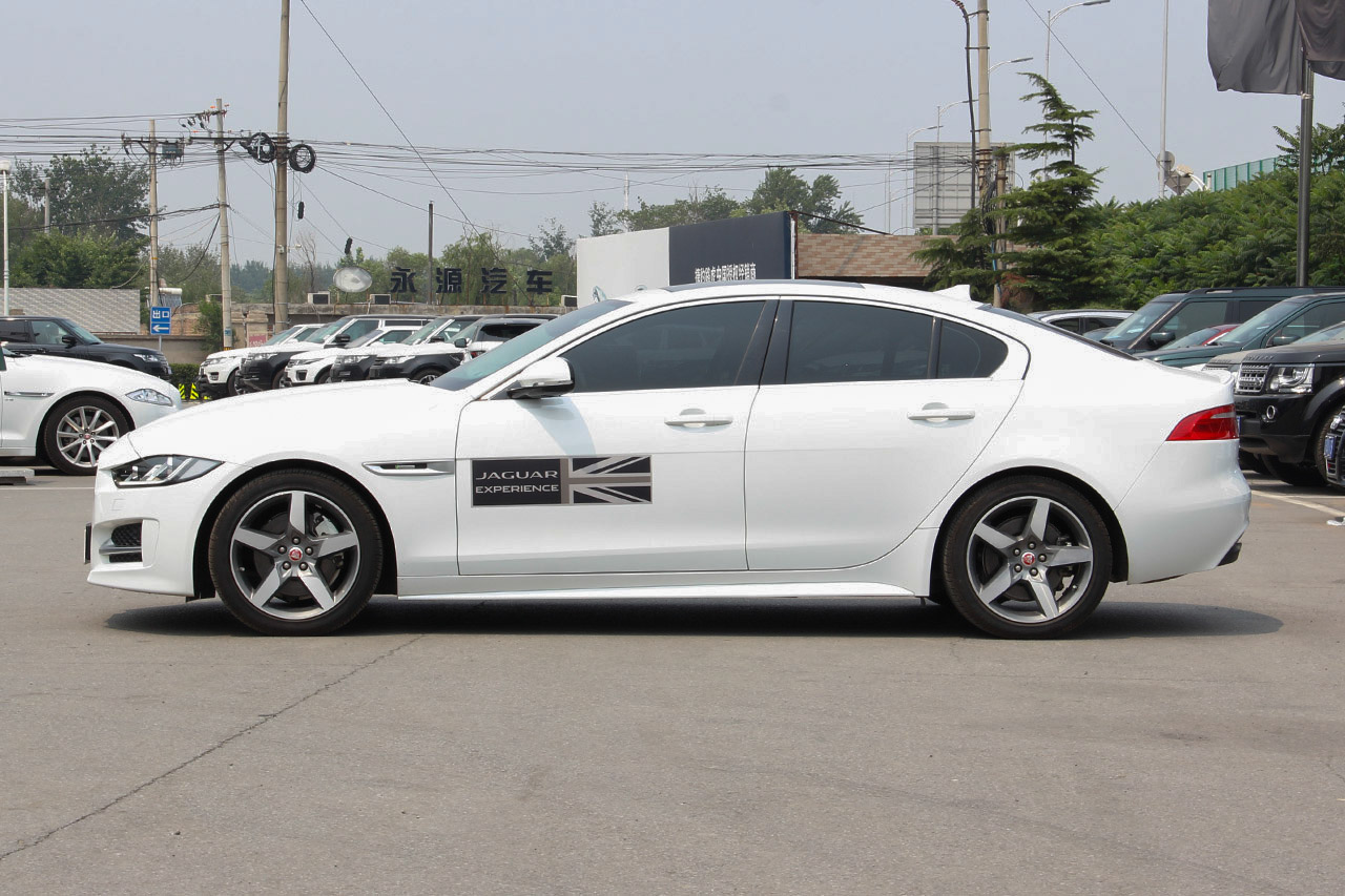2015款捷豹XE R-SPORT 2.0T自动i4 Ti (240PS)