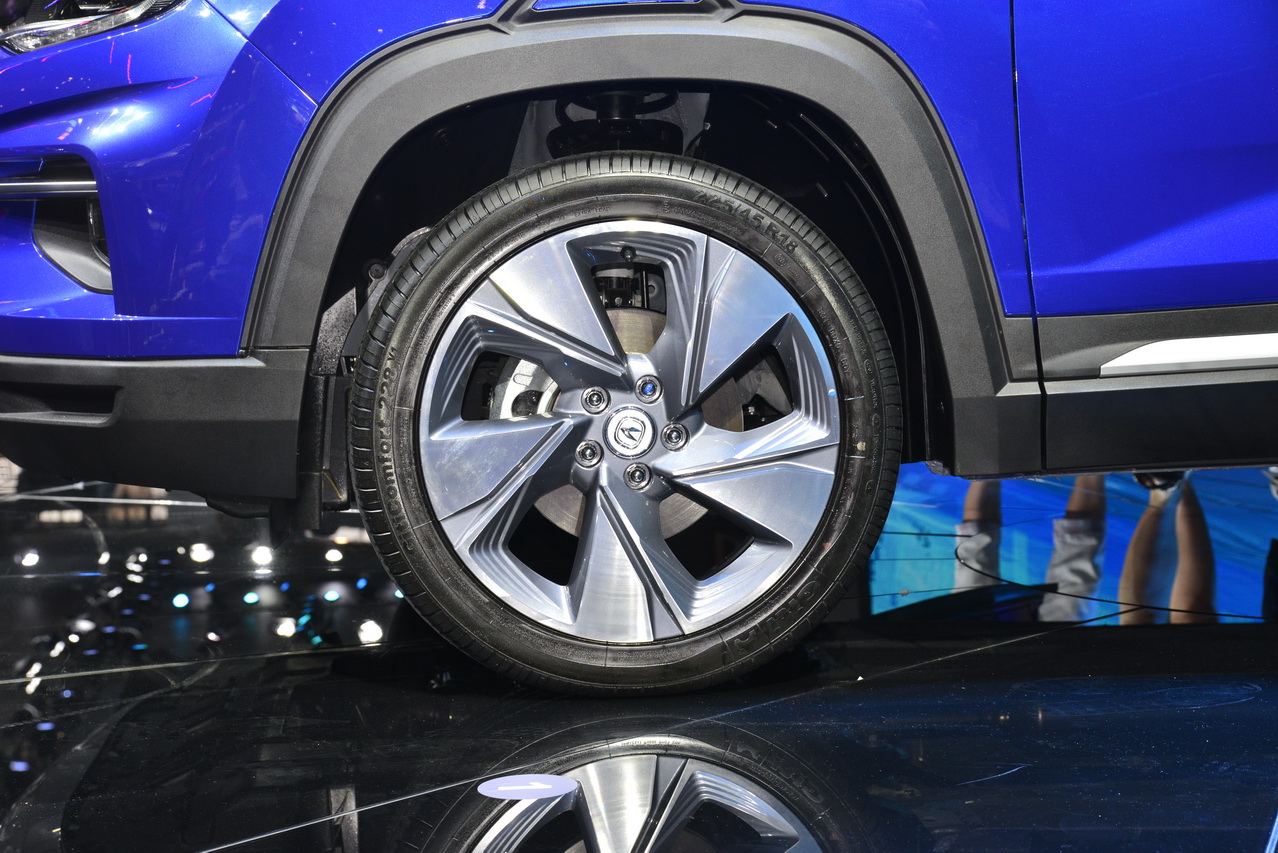 2018成都车展实拍：长安CS35