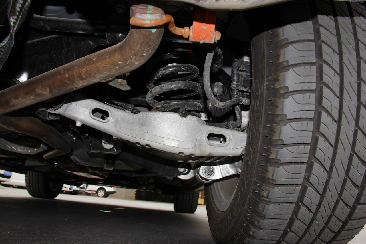 2016款发现神行2.0T自动HSE版