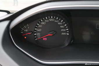 2018款标致308 1.6L自动时尚版