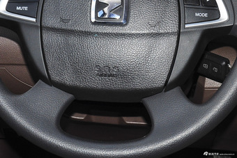 2014款众泰Z300 1.5L手动豪华型