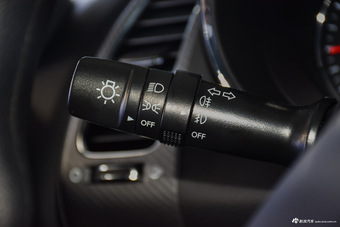 2016款起亚K3 1.6L自动GL 透明白