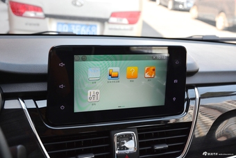 2017款宝骏560 1.5T DCT旗舰型7座