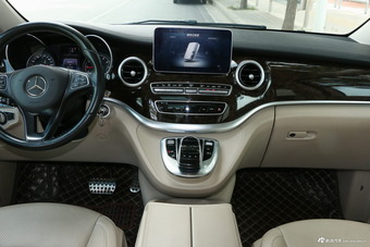 2017款奔驰V级 V 260L 尊贵加长版