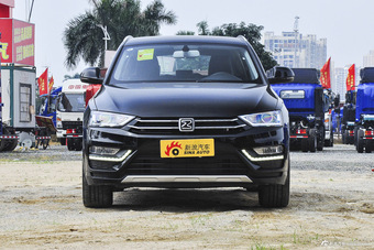 2016款众泰SR7 1.5T手动魔方之路版