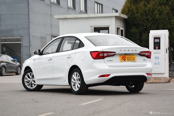 2019款荣威i5 1.5L自动4G互联朗越版 