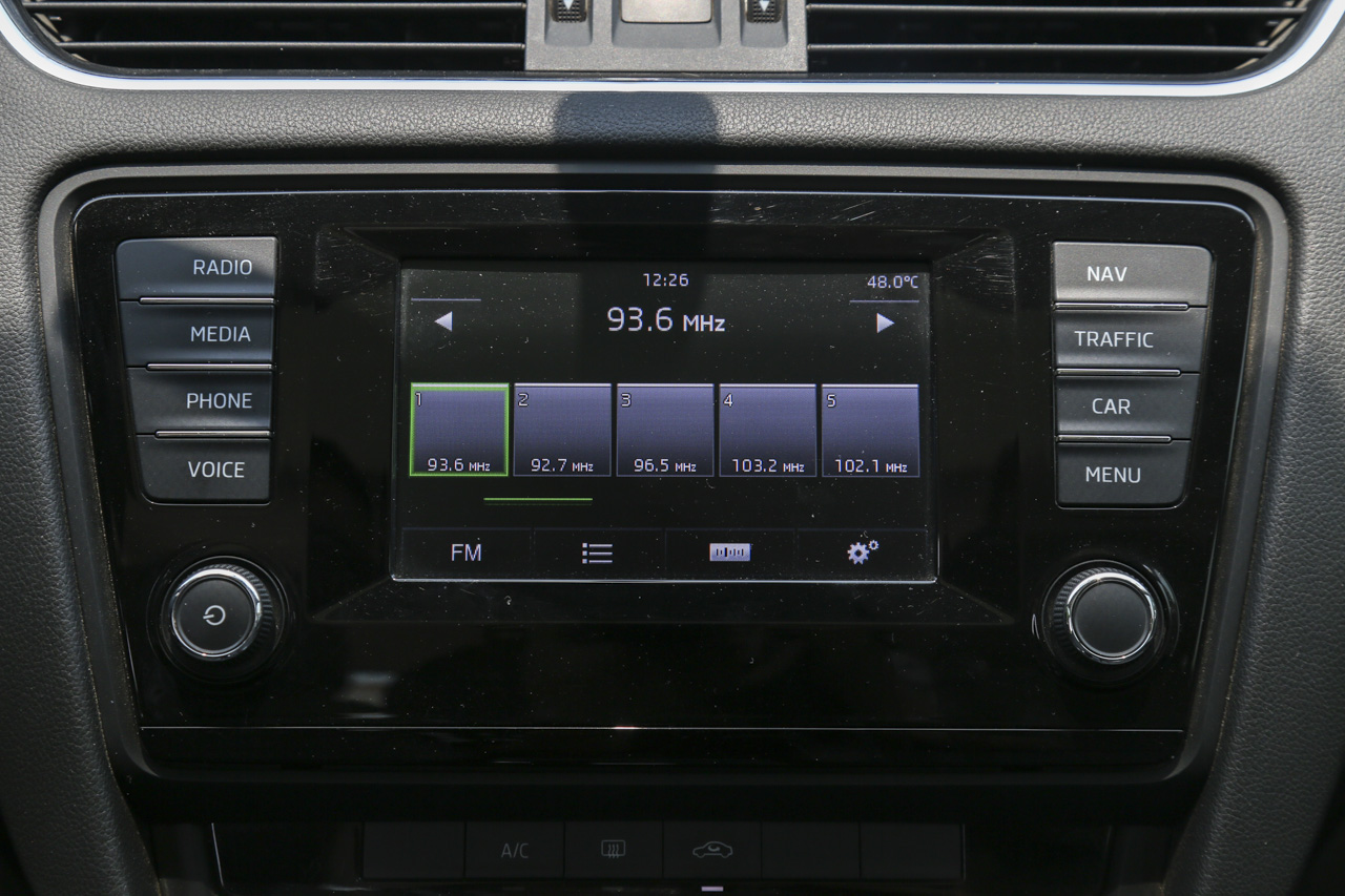 2016款明锐 1.6L手动智行版 流光金