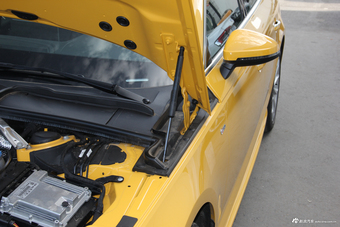 2018款奥迪A4L 2.0T自动30周年年型40 TFSI时尚型