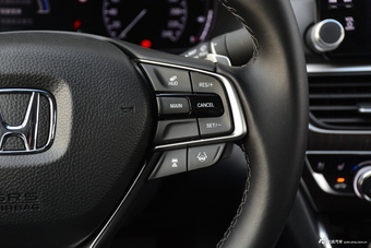 2018款本田雅阁锐·混动2.0L自动锐尊版