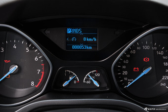 2017款福克斯三厢1.6L自动风尚型智行版