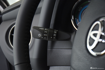 2018款卡罗拉双擎1.8L自动E-CVT智尚版