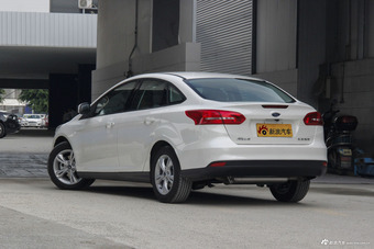 2017款福克斯三厢1.6L自动舒适型智行版