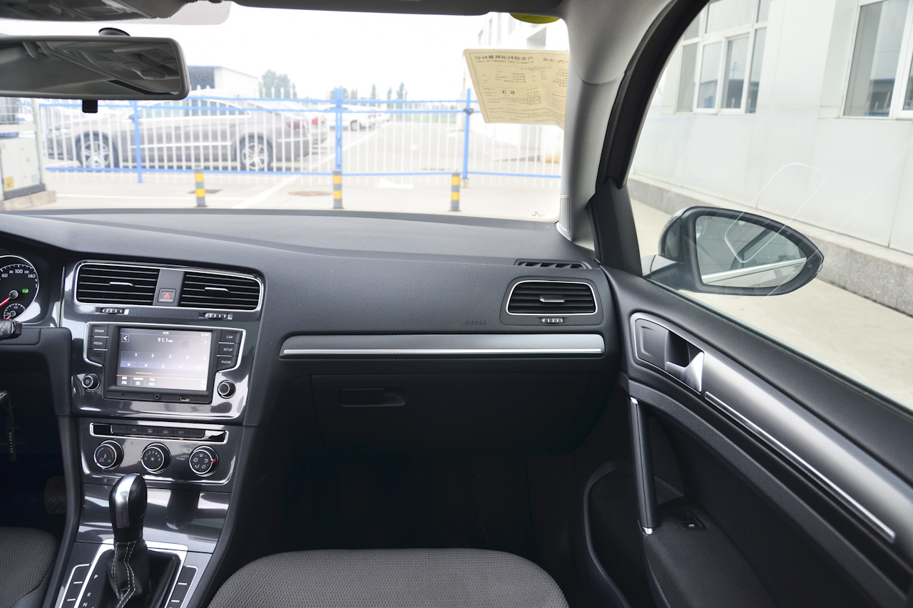 2017款高尔夫1.6L自动舒适百万辆纪念版 