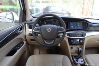 2016款宝骏730 1.8L AMT智能手动7座豪华型 7座