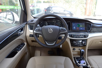 2016款宝骏730 1.8L AMT智能手动7座豪华型 7座