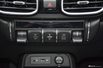 2017款风神AX4 1.6L手动潮悦型