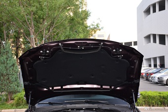 2017款捷豹XFL 2.0T自动240PS尊享版