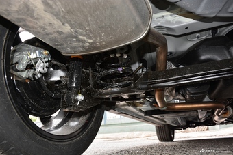 2017款风神AX4 1.6L手动潮悦型