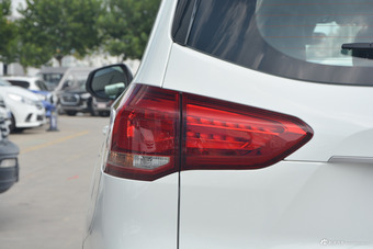 2017上汽大通D90 2.0T手动两驱火星