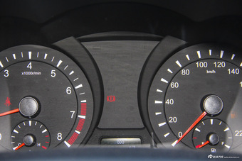 2015款经典福美来1.6L手动精英版