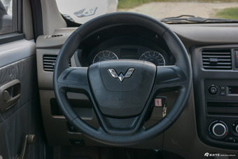 2016款五菱荣光V 1.2L手动实用型