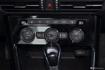 2019款帕萨特2.0T自动尊贵版380TSI 