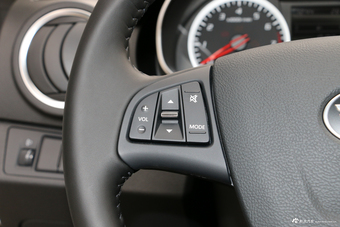  2019款奔腾X40 1.6L自动豪华型