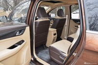 2017款宝骏730 1.5T手动尊享型7座