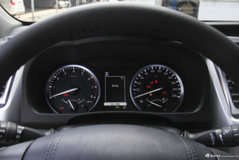 2018款汉兰达2.0T自动两驱豪华版7座