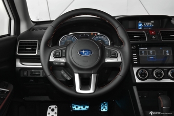 2017款斯巴鲁XV 2.0L自动豪华版