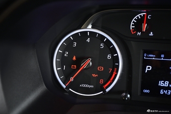 2017款陆风X2 1.6L自动铂锐版