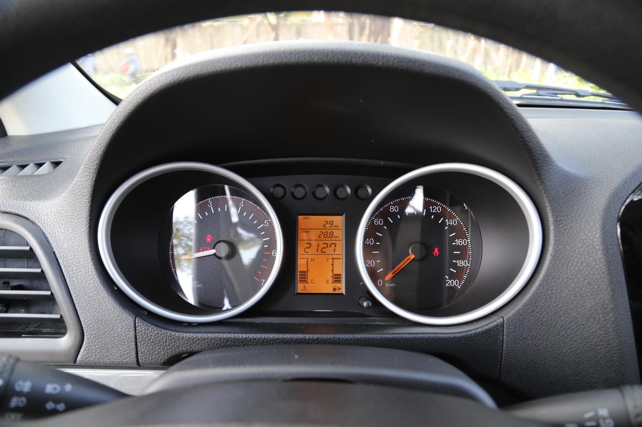 2017款启腾V60 1.5L手动舒适型