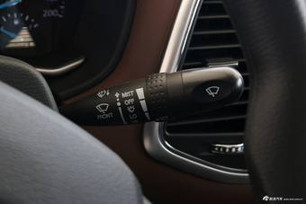 2018款领主2.5T手动柴油大双两驱豪华型