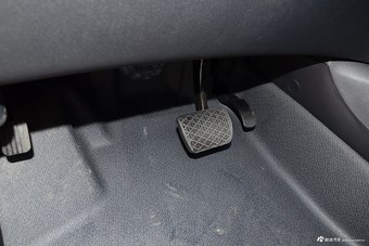 2016款奔驰威霆2.0T自动精英版 太空银