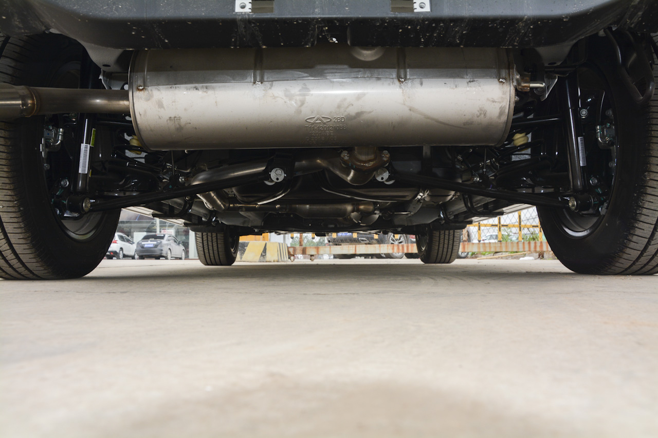 2018款瑞虎3 1.6L手动百万全球版