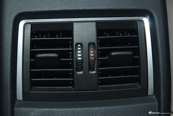 2017款宝马3系2.0T自动豪华设计套装320Li