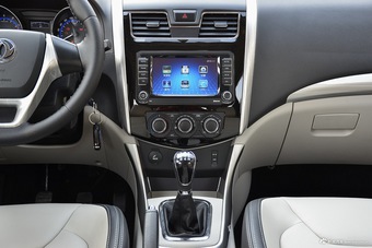 2016款风行S500 1.5L手动尊享型