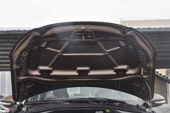 2017款标致301 1.6L 自动舒适版